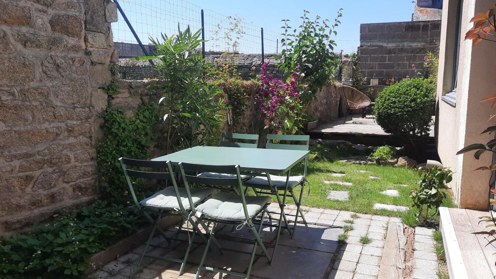 Le Duclos, Appartement Rez-De-Jardin Dinan Centre Exterior foto